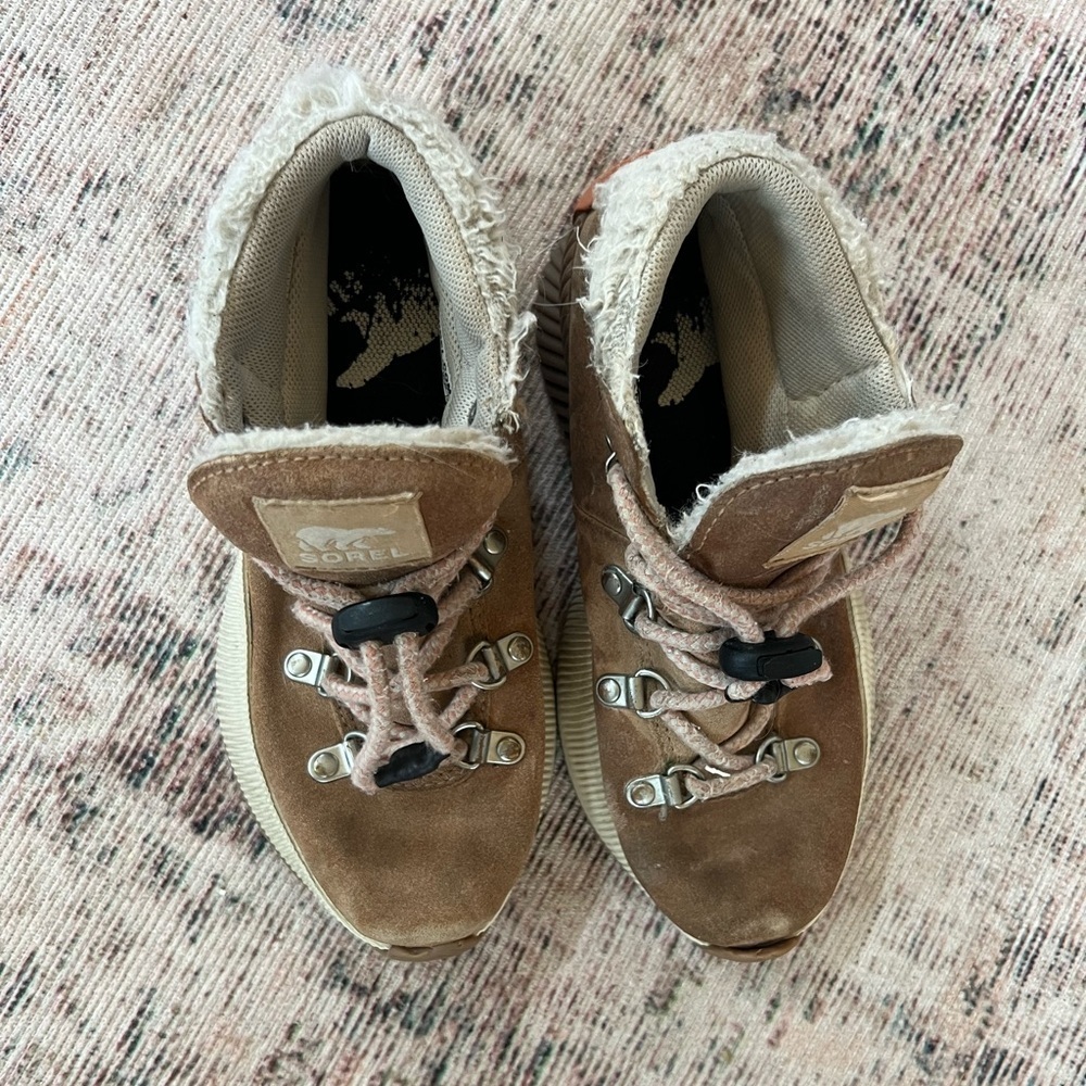 Sorel Girls Out n About Tan Boots with Suede Upper and Lace-Up Design - Picture 2 of 5